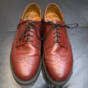 Doc Marten unisex wing tip style oxfords, red. Size 9US/7UK